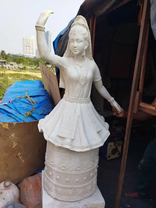 FRP dancer statue