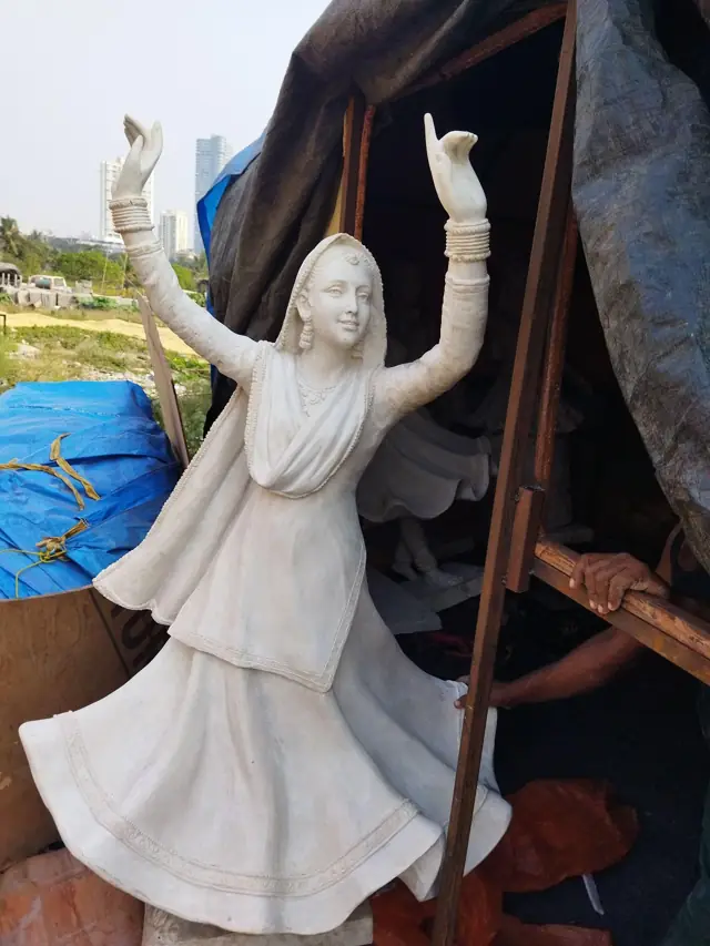 FRP dancer sculpture